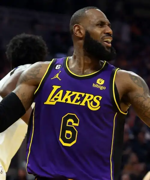 NBA, LeBron James segna 37 punti: Portland va al tappeto