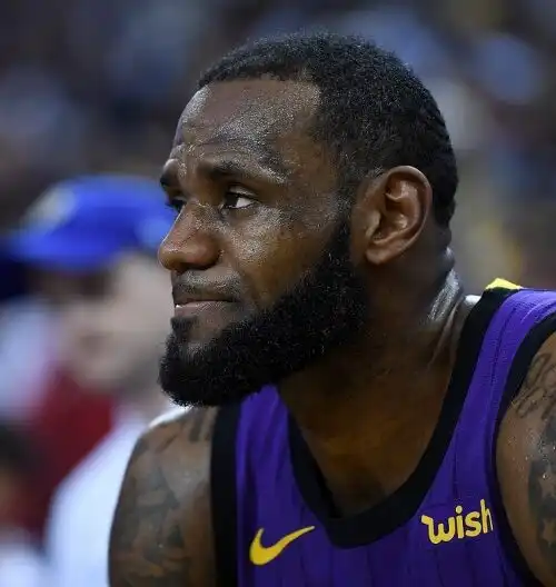 NBA, la TV cinese cancella i Lakers