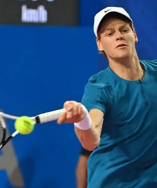 Tennis, Jannik Sinner si consola con la Top 10