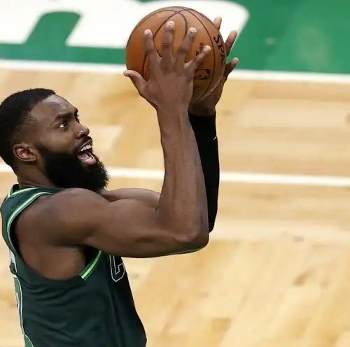 NBA: Jaylen Brown stende i Lakers con 40 punti
