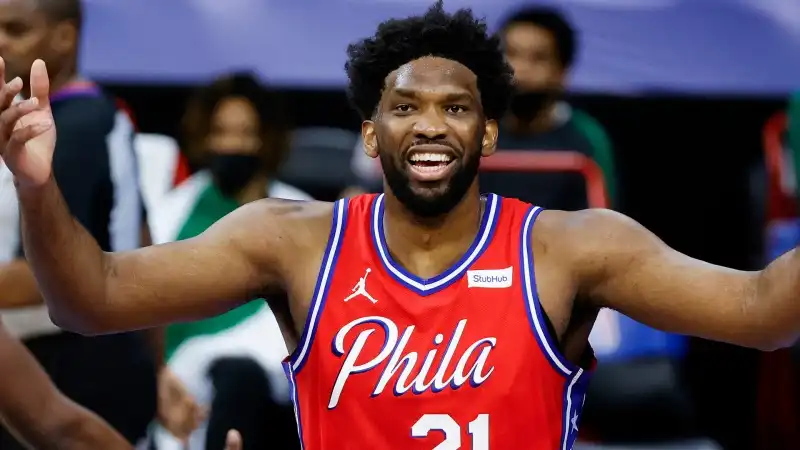 NBA, Philadelphia ferma Brokklyn, rissa sfiorata