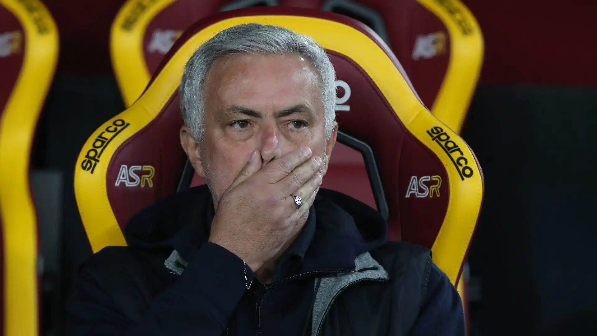 José Mourinho sempre più lontano dalla Roma: cosa succede
