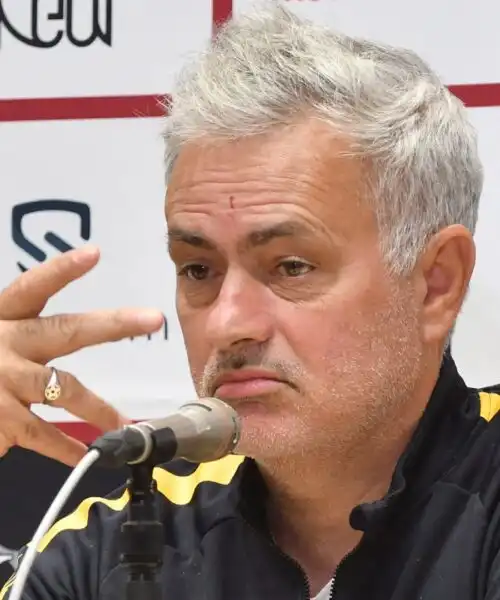 José Mourinho, clamorosa indiscrezione sul suo futuro