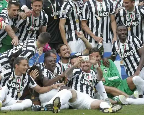 Juve, eroi in parata