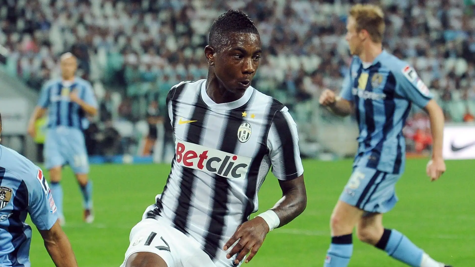 Richiesto con insistenza da Conte e pagato la bellezza di 10 milioni di euro, Eljero Elia ha lasciato la Juventus dopo 5 partite e 0 gol

