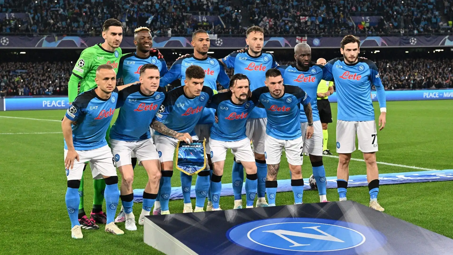 Juventus all'assalto: contatti col calciatore del Napoli. Foto
