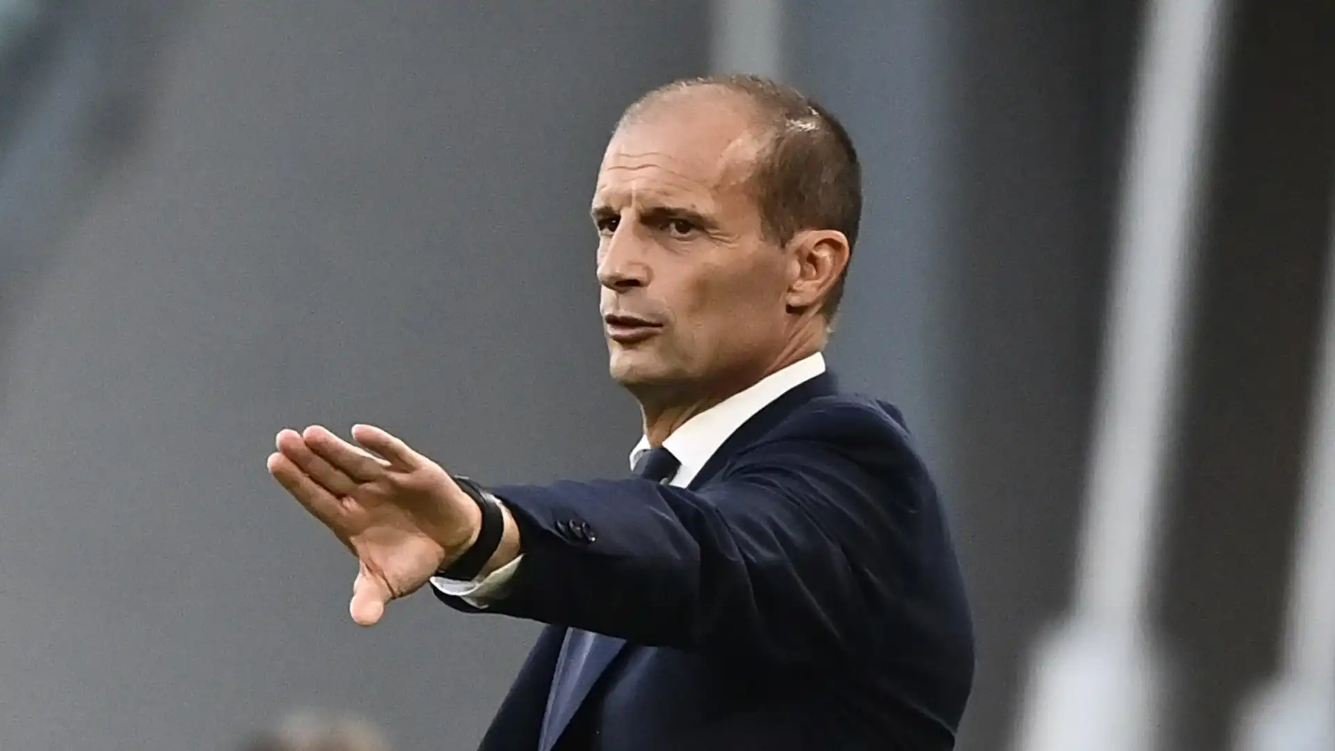 La Juventus valuta strade alternative per rinforzare il centrocampo