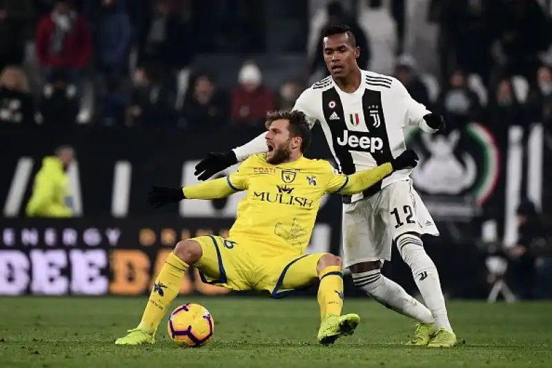 Cambia l’attacco e cambia anche il modulo, ma non il risultato. E neppure il rapporto “tormentato” tra Cristiano Ronaldo e il Chievo e in particolare Stefano Sorrentino