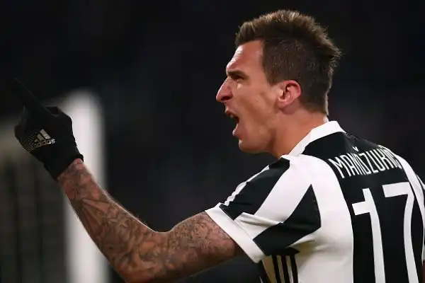 Tutto facile, ma solo nel secondo tempo, per per la squadra di Allegri che chiude la pratica nei primi 15' della ripresa con le reti di Mandzukic, De Sciglio e Benathia.