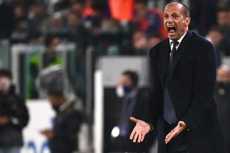 Allegri (Allenatore) 6,5: La squadra vista sabato col Bologna appare un lontano ricordo: mette in campo un undici logico, che sa il fatto suo, e vola meritatamente in finale