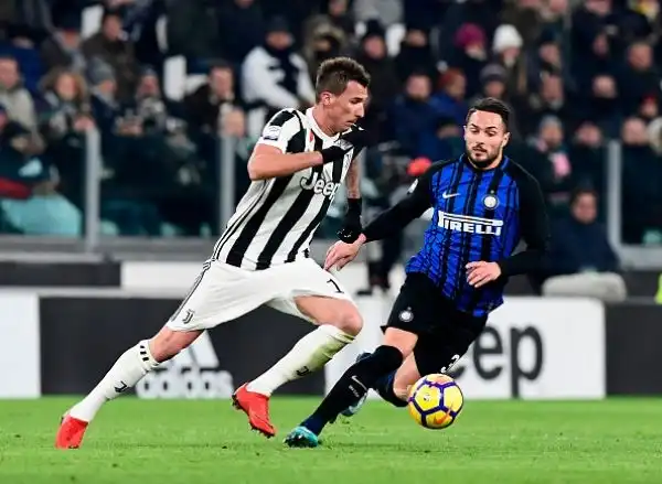 Lo 0-0 di sabato sera tra Juventus e Inter fa infatti il gioco del Napoli che domenica battendo la Fiorentina tornerebbe in solitaria al primo posto.