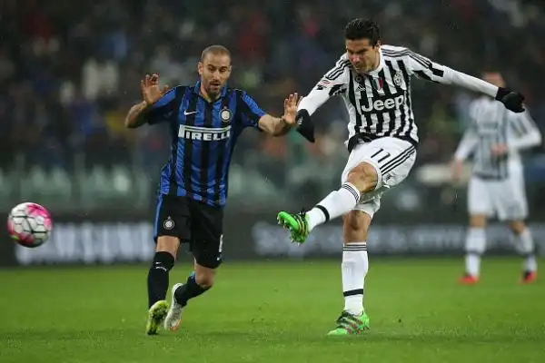 Juve in fuga, Inter sempre più giù. Bonucci e Morata (su rigore) firmano il 2-0 nel posticipo che vale il +4 sul Napoli.