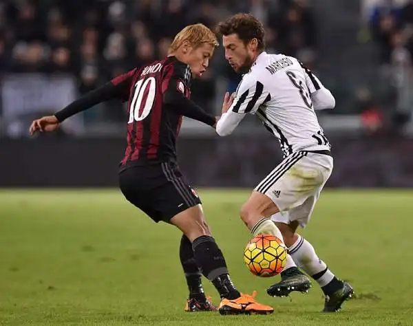 In una partita combattuta ma con pochissime occasioni decide tutto un guizzo di Dybala su assist di Alex Sandro. La Juventus si porta così a sei lunghezze dalla Roma.