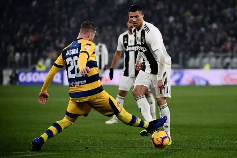 Altra prova disastrosa in difesa per i bianconeri, che subiscono il definitivo pareggio al 93'.