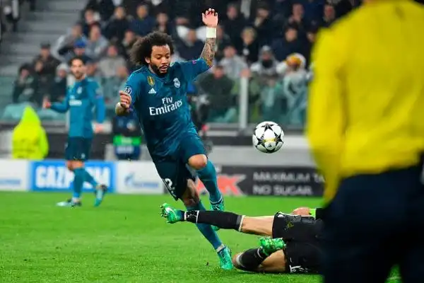 Cristiano Ronaldo porta in vantaggio il Real dopo soli tre minuti. Nella ripresa nel momento decisivo del match ancora il lusitano raddoppia con un capolavoro, poi Marcelo triplica.