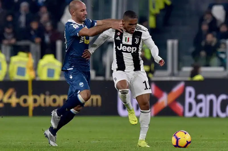 Le reti di Ronaldo, campocannoniere con nove reti, e Manduzkic piegano i ferraresi e regalano i tre punti alla squadra di Allegri.