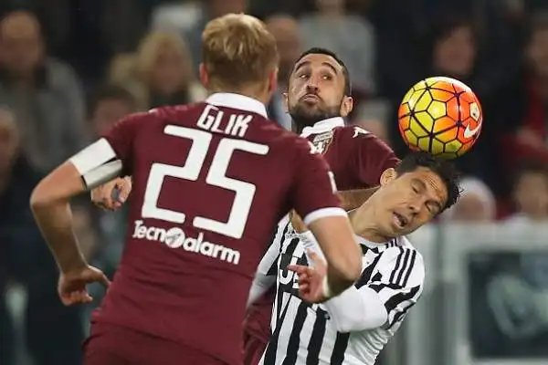 Cuadrado, scherzetto al Toro. La Juventus vince 2-1 il derby grazie ad un gol in pieno recupero del colombiano.