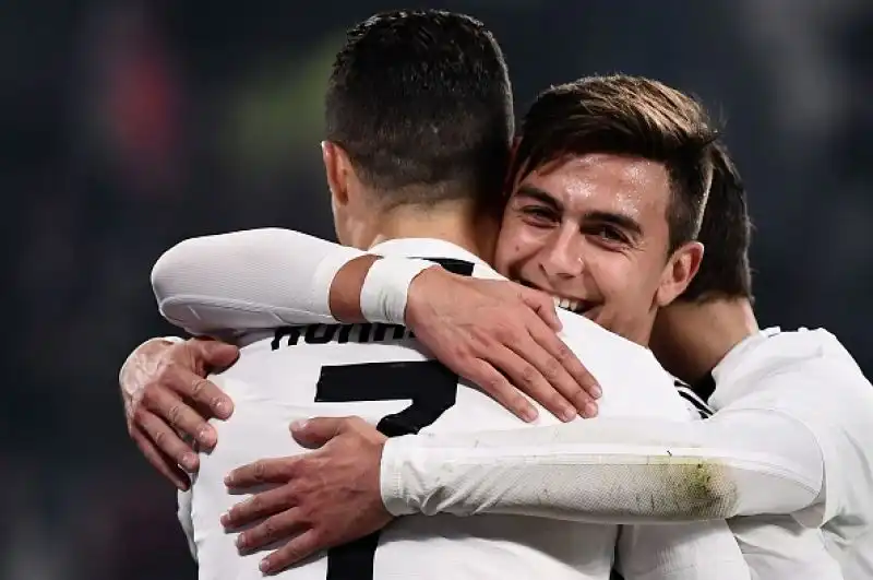 La Juventus travolge per 3-0 il Frosinone e scalda i motori in vista della partita di Champions League contro l'Atletico Madrid. 