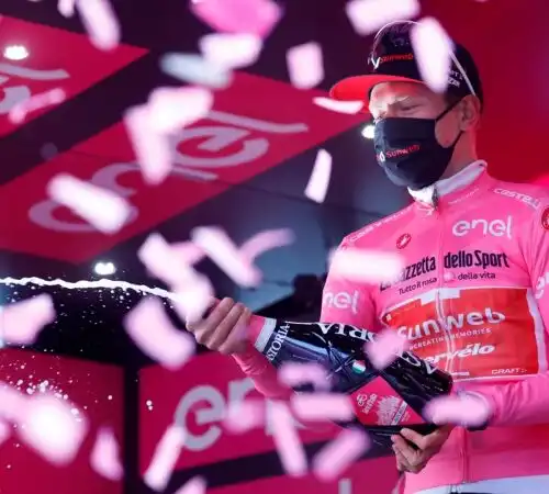 Giro stravolto: Kelderman in rosa, Nibali in ritardo