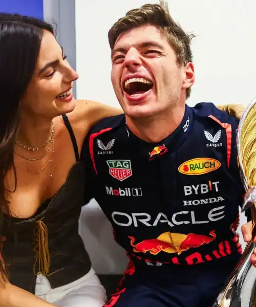 Kelly Piquet: l’emozionante messaggio per Max Verstappen. Foto