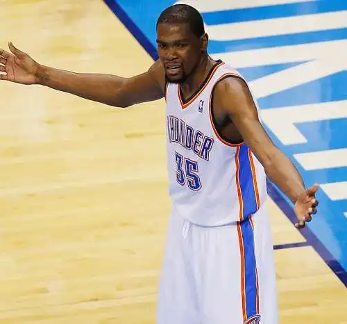 Durant va da Curry: Warriors stellari