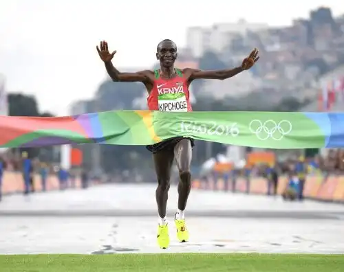 Maratona, il re è Kipchoge