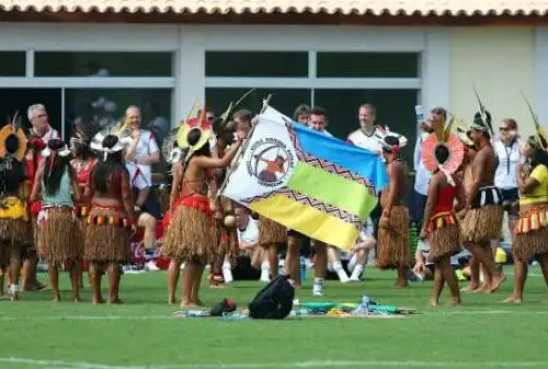 Klose tra gli indigeni