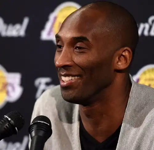 Kobe Bryant, un campetto da basket nella sua Cireglio