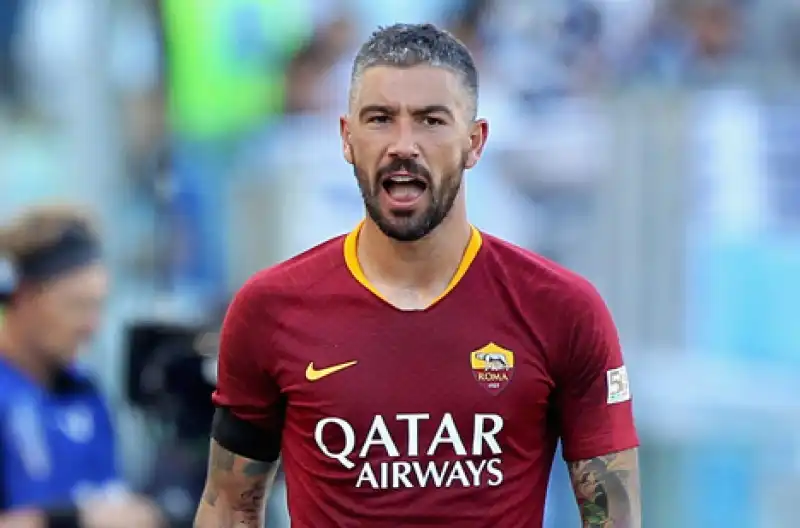 Kolarov esalta Paulo Fonseca