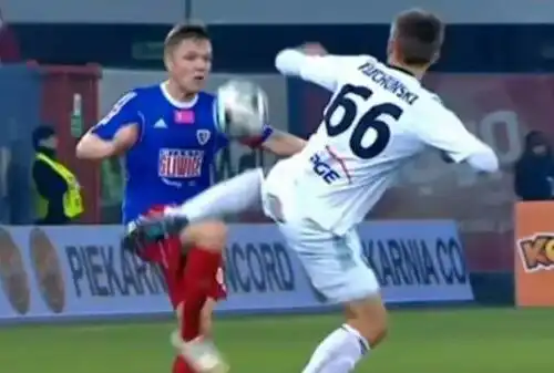 Calcio alla Chuck Norris