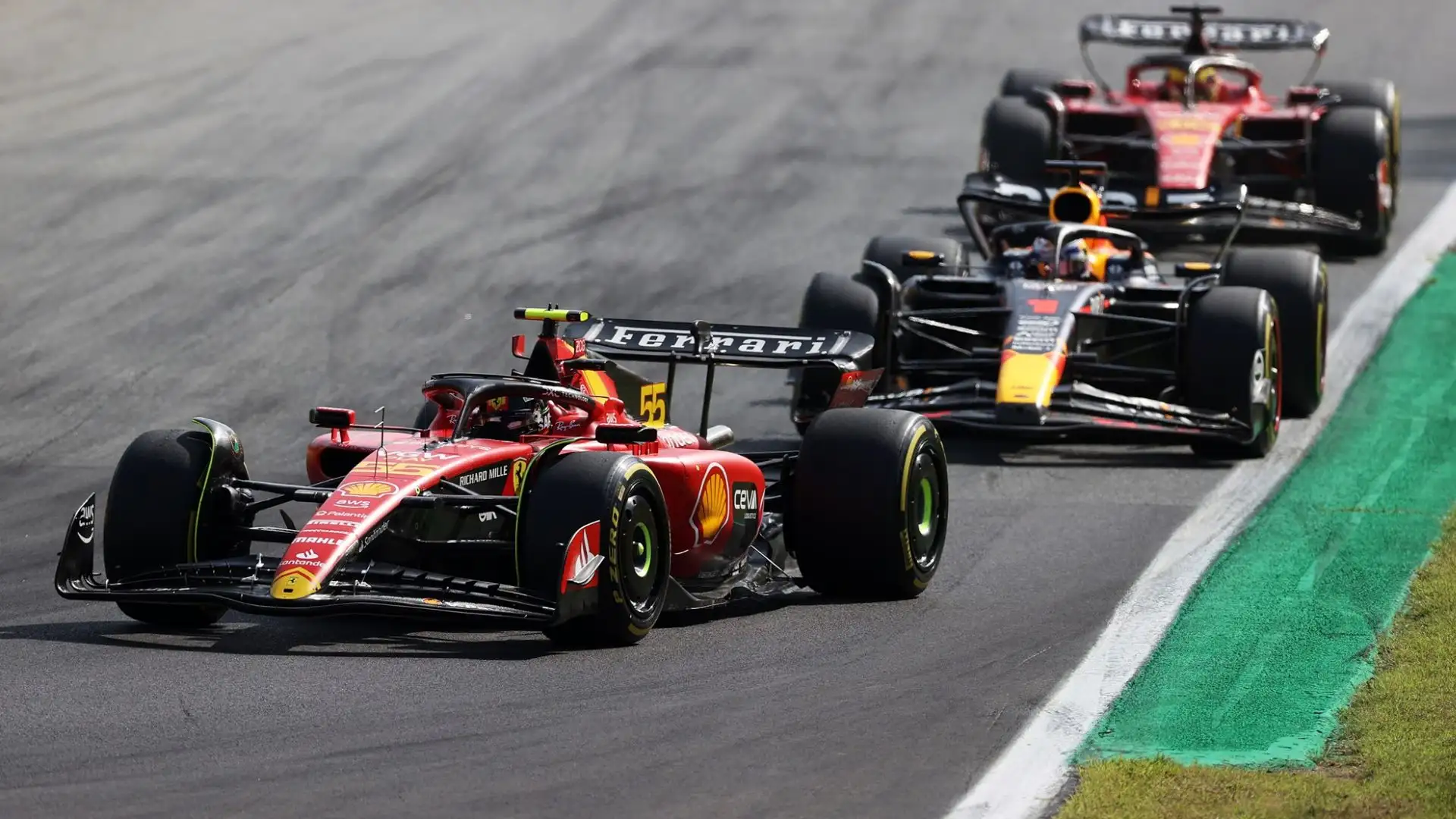 Leclerc e Sainz hanno chiuso al quinto e al settimo posto nella classifica piloti