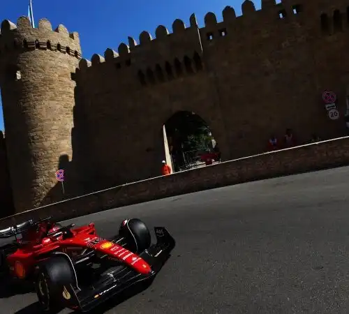 La Formula 1 nei vicoli di Baku: le foto impressionanti delle Libere
