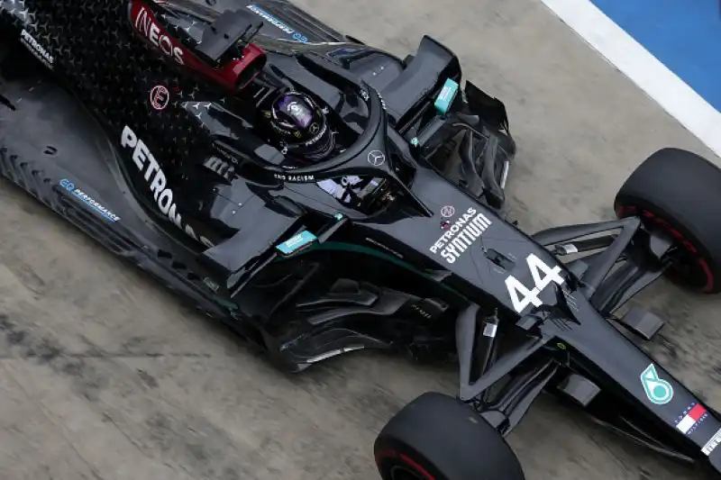 Il campionato del mondo di F1 è ripartito con una novità cromatica.