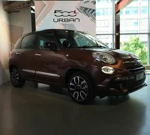 Torino, svelata la nuova Fiat 500L