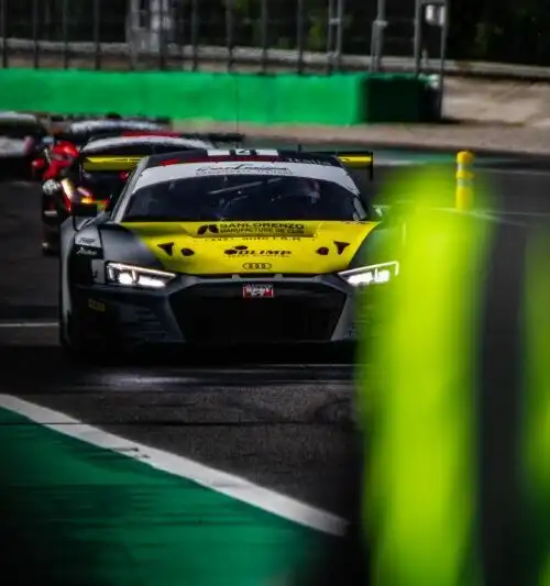 La pioggia non ferma il Campionato Italiano Gran Turismo Sprint: le foto