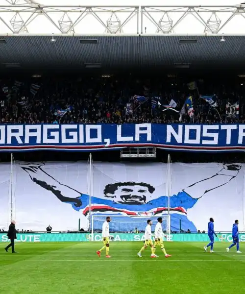 La Sampdoria ricorda Gianluca Vialli con una splendida coreografia: le immagini