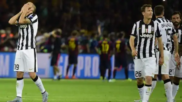 Dopo aver accarezzato il sogno di vincere la Champions, a Berlino è arrivata la grande delusione: a trionfare è stato il Barcellona. E i giocatori della Juventus hanno ceduto alla commozione.