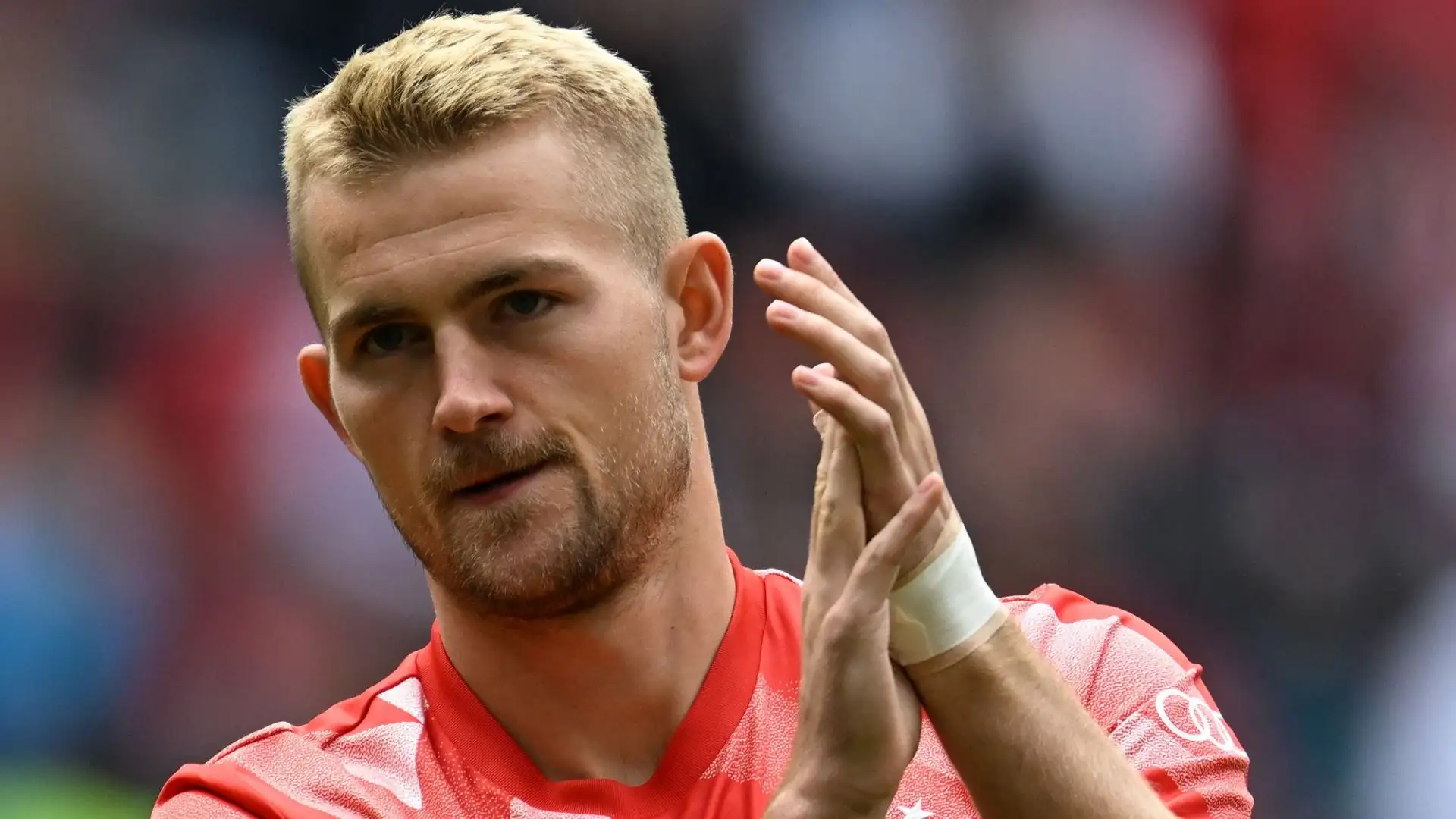 In una recente intervista, De Ligt ha confermato la sua fedeltà al Bayern Monaco: "Spero di restare davvero per molto tempo"