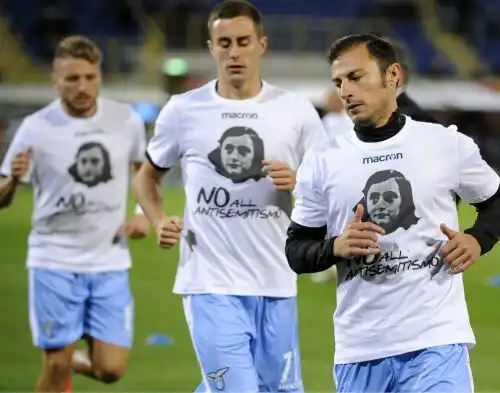 Lazio: maglia di Anna Frank nel riscaldamento