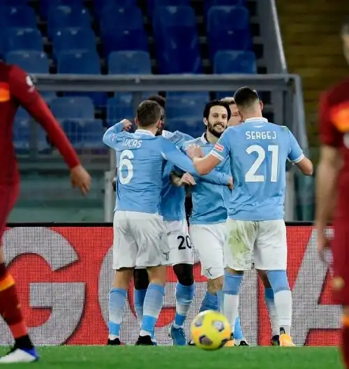 Luis Alberto e la Lazio schiantano la Roma: 3-0 nel derby