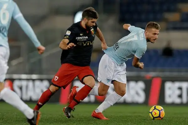 Il programma della quarta di ritorno si chiude con una sorpresa, la vittoria del Genoa per 2-1 all’Olimpico sulla Lazio