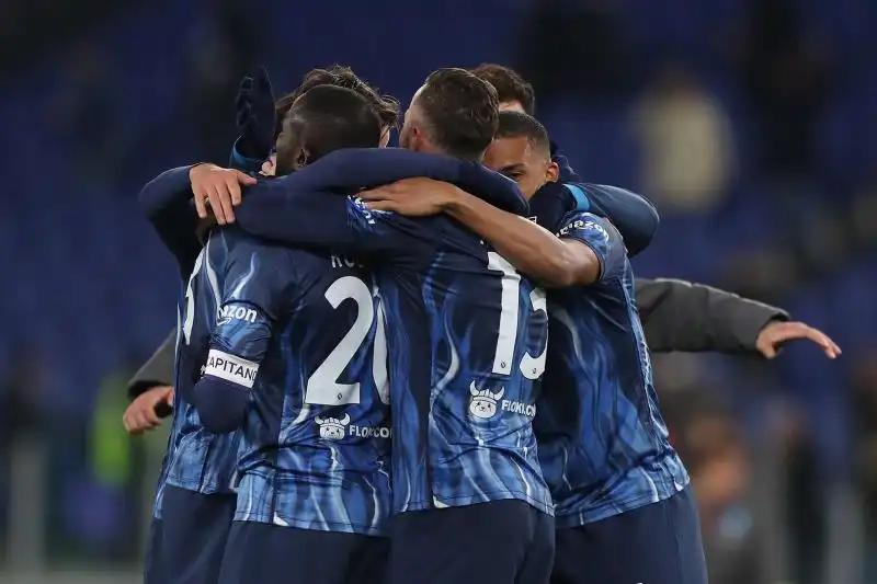 Il Napoli sbanca l'Olimpico al 94': i migliori e i peggiori del posticipo della domenica sera
