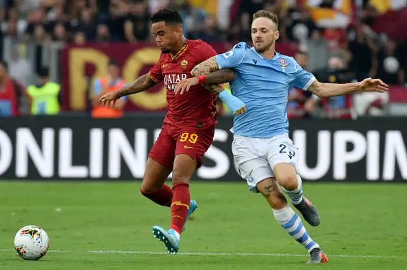 Gialorossi in vantaggio nel primo tempo con un rigore di Kolarov, Pareggio nella ripresa della squadra di Inzaghi con Luis Alberto assistito da Immobile.
