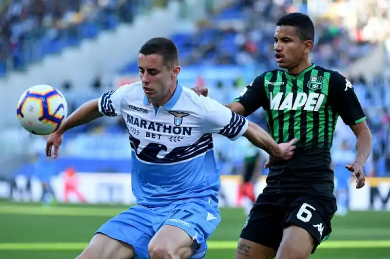 Occasione persa per la Lazio, che non riesce ad accorciare sul quarto posto occupato da Milan e Atalanta alla vigilia dello scontro diretto contro i rossoneri.
