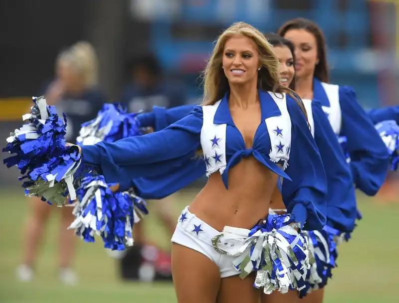 Anche le cheerleaders stanno tornando alla normalità