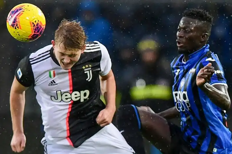 La Juventus piega l'Atalanta per 3-1 a Bergamo e conquista una vittoria preziosa in una partita valida per il tredicesimo turno di serie A.