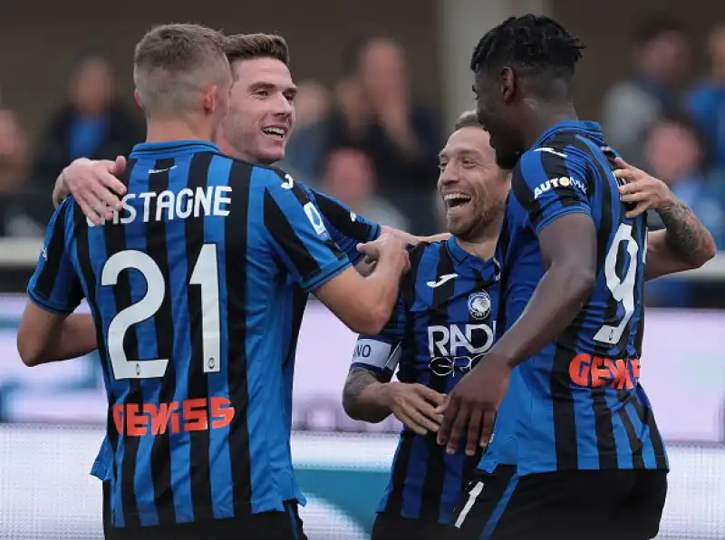 Per gli orobici in gol Gosens, Papu Gomez e Duvan Zapata, di Lucioni il gol della bandiera dei giallorossi.