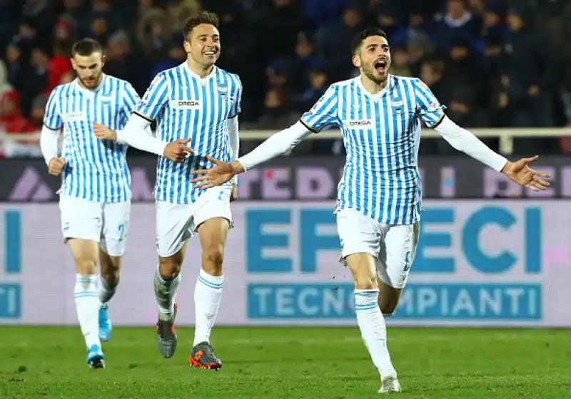I padroni di casa sono andati in vantaggio con un bel gol di tacco di Ilicic ma sono stati prima raggiunti da una rete di Petagna e poi superati da un capolavoro di Valoti.