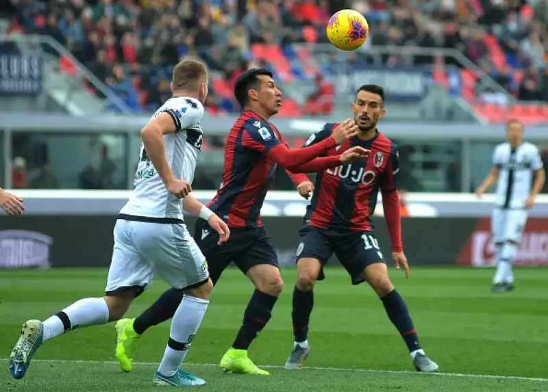 Il derby emiliano termina 2-2. La squadra di D'Aversa, inizialmente in vantaggio con Kulusevski, viene raggiunta nei minuti di recupero da Dzemaili.