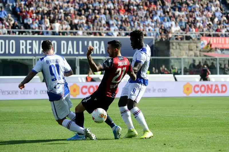 Palacio e Bani in gol per i rossoblu, di Gabbiadini il gol del momentaneo pareggio degli ospiti.